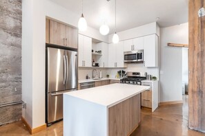 Fridge, microwave, oven, stovetop