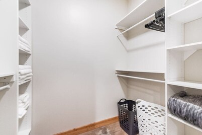 Modern, Lux Tacoma 2BR/2BA Fit for Long Term - 21