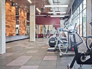 Fitness facility - Modern 1BR 1BA+Den!| Redmond| Fit for Long Stays-4 (Redmond)