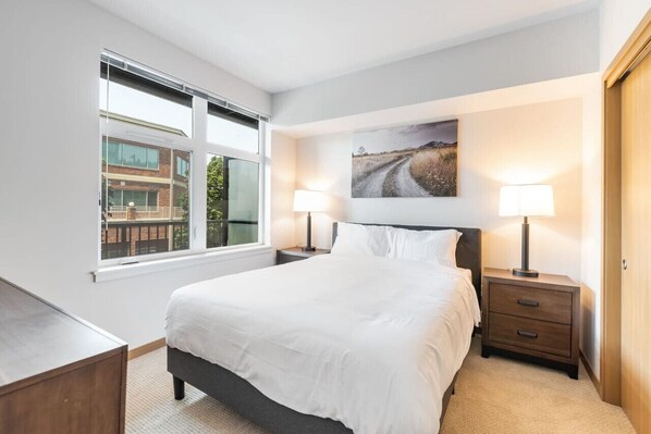 1 habitación, escritorio, tabla de planchar con plancha y wifi 