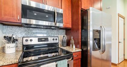 <1 mi to Dome | 3BD 2.5BA | Townhouse | Garage -20