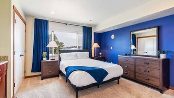 3 slaapkamers, een bureau, een strijkplank/strijkijzer, wifi