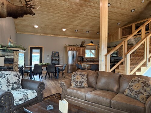 Charming cabin in the Tobacco Root foothills