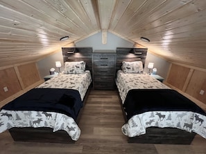2 bedrooms, free WiFi, bed sheets - Charming cabin in the Tobacco Root foothills (Cardwell)
