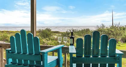 Galveston Beach House - 4BR Sleeps 12 - Steps to Gulf - Pets OK