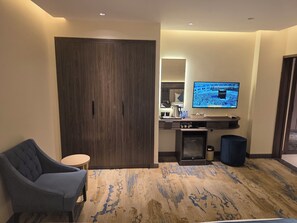 Classic Triple Room - Sedra Global Hotel (Madinah)