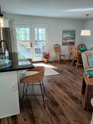 Charming Chalet..In Bowling Green