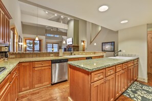 Fridge, dining tables - NEW! Grandeur at Elevation – 3 Bedroom Loft (Kirkwood)