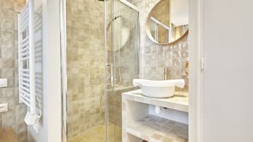 Appartement | Badkamer | Een haardroger