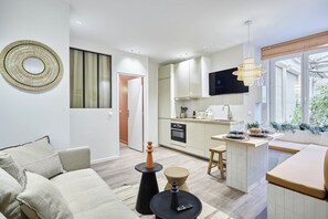 Apartment | Living area - New Apartment Le Marais/ Beaubourg (Paris)