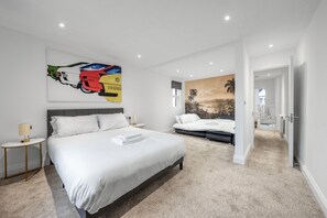 4 chambres, fer et planche à repasser, accès Internet, draps fournis