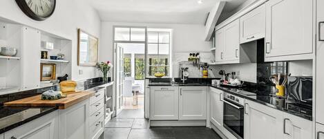 Geschirrspüler, Hochstuhl