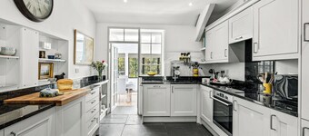 3 bedroom accommodation in Porthmadog