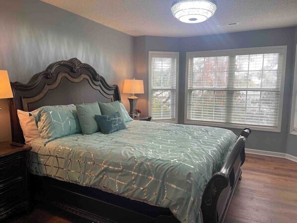 3 bedrooms, iron/ironing board, travel crib, free WiFi