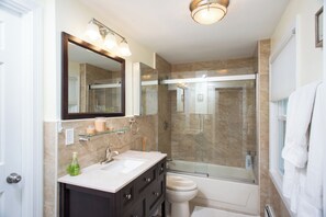 淋浴设施、吹风机、毛巾