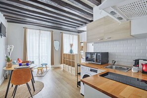 公寓 | 私人厨房 | 厨具/餐具、清洁用品