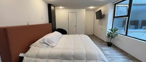 Apartment, 5 Bedrooms | In-room safe, iron/ironing board, free WiFi