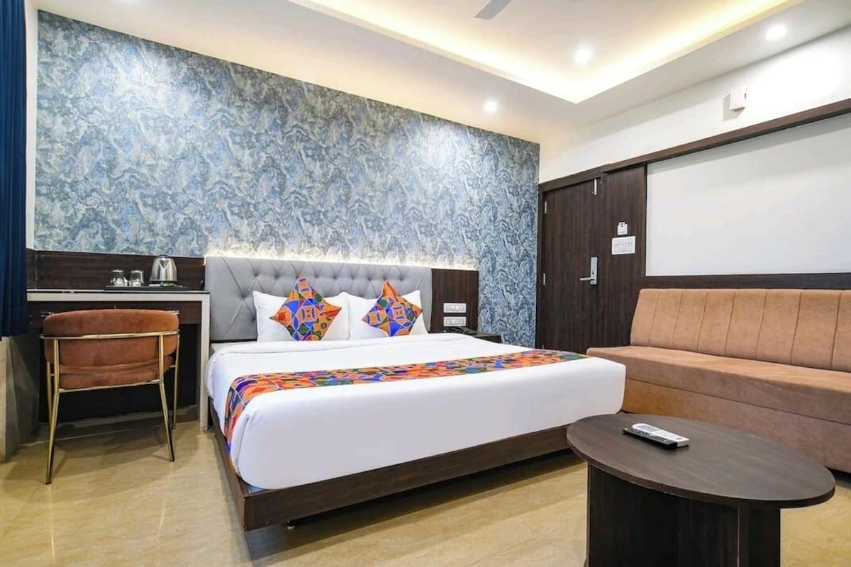 Kamar Double Mewah | Meja kerja, ruang kerja ramah laptop, dan Wi-Fi gratis