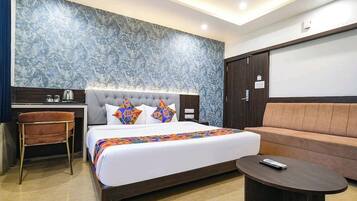 Luxury Double Room | Desk, laptop workspace, free WiFi
