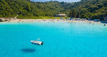 Villa Lithos - Two Bedroom House, Sleeps 6