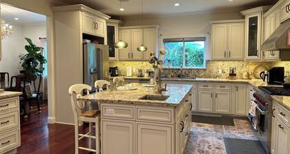 Charming 4-bedroom house in pleasant Menlo Park with WiFi, AC