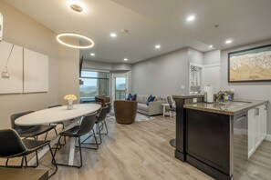 Dining - Ski-in/Ski-out 1 bdrm @ Sundial (Park City)