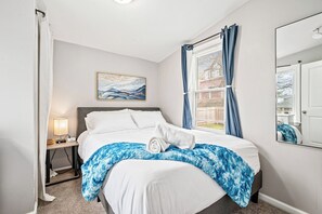 2 Schlafzimmer, Schreibtisch, Bügeleisen/Bügelbrett, kostenloses WLAN