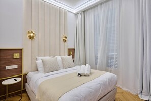 アパートメント | ノートパソコン用作業スペース、アイロン / アイロン台、ベッドシーツ