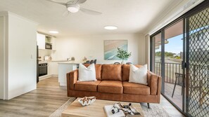 Smart TV - Edgewater 7 | Ocean Breezes (Yamba)