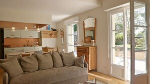 TV, bordtennis og bøker