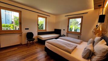 2 Schlafzimmer, Zimmersafe, Schreibtisch, Internetzugang