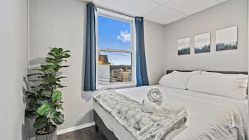 5 bedrooms, desk, iron/ironing board, free WiFi