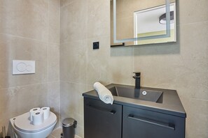 Apartment | Bathroom - Sublime and new Apartment Le Marais / Beaubourg (Paris)