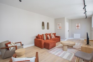 Apartment | Living area - Sublime and new Apartment Le Marais / Beaubourg (Paris)