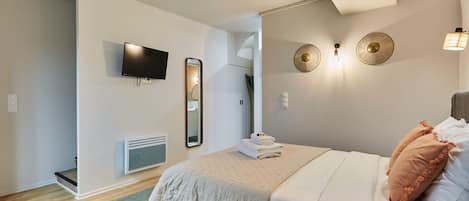 Apartamento | Espaço de trabalho para notebook, ferros/tábuas de passar roupa