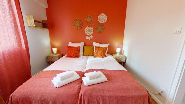 3 bedrooms, iron/ironing board, free WiFi, bed sheets