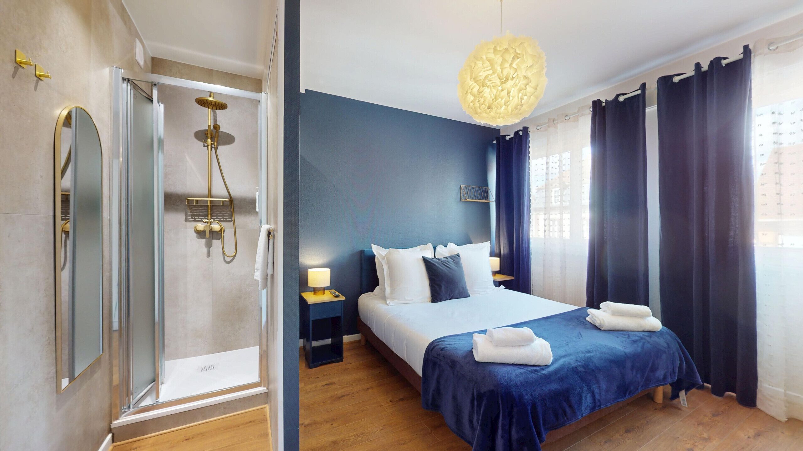 2 chambres, fer et planche à repasser, Wi-Fi gratuit, draps fournis