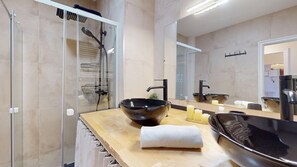 Shower, hair dryer, towels, soap - Chez Léa + 1 parking (Colmar)