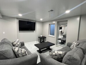 Smart TV - Spacious 3-bedroom apartment with WiFi, AC in fabulous Denver (Denver)