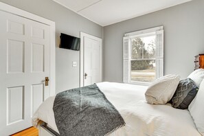 1 soverom, strykejern/-brett, internettilgang og sengetøy