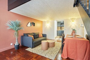 Living area - Sublim Apartment Le Marais/ Place des Vosges (Paris)