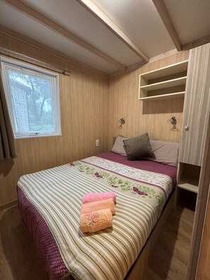 3 bedrooms, iron/ironing board, WiFi