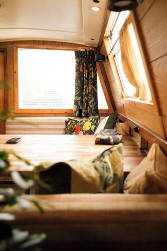 Peaceful Boat in Central London