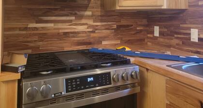 Charming 3-bedroom house with WiFi, AC in amazing Hornbeak