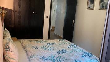 Appartement Familial, balcon, vue jardin | 2 chambres, espace de travail pour ordinateur portable