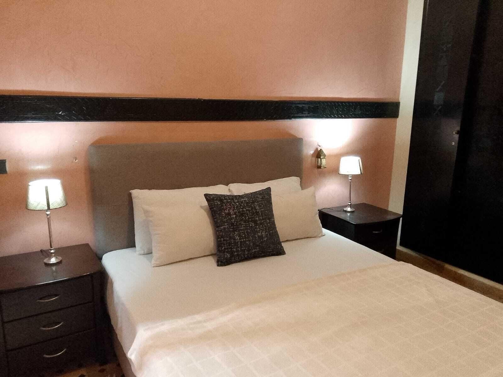 2 bedrooms, laptop workspace, iron/ironing board, free WiFi