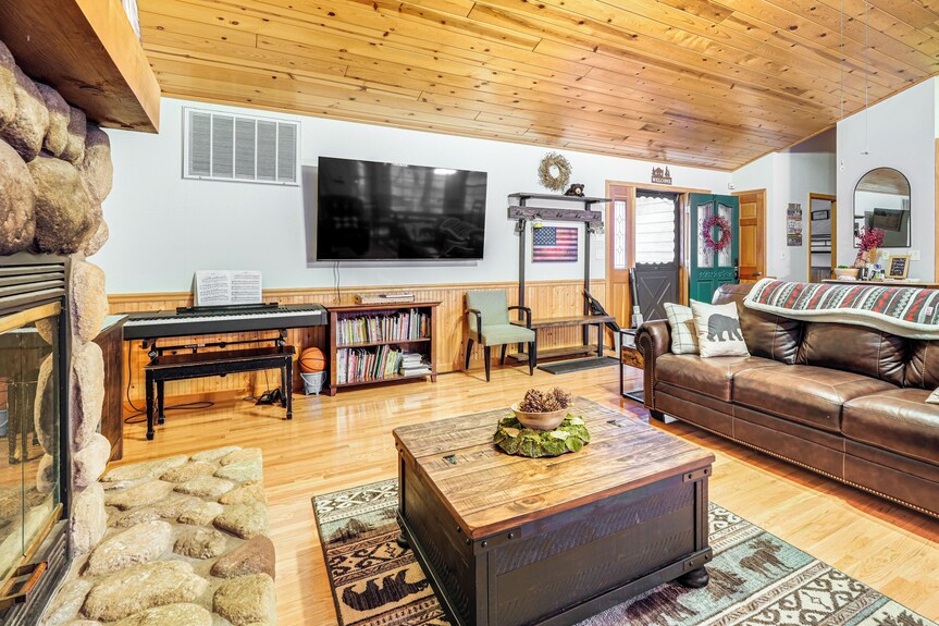 Fire Pit, Gazebo & Grill: Family Cabin In Arnold! - Murphys, CA