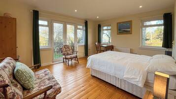 4 bedrooms, free WiFi, bed sheets