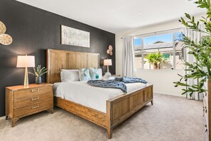 4 bedrooms, desk, iron/ironing board, travel crib