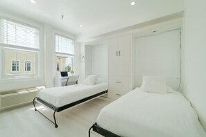 2 bedrooms, desk, iron/ironing board, WiFi